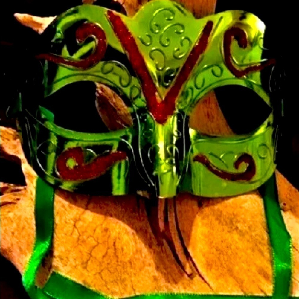 Masquerade Mask Mirror Metallic Green with Sequins and Ribbon’s OS